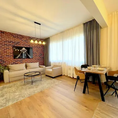 - Cozy 1bd In Center *